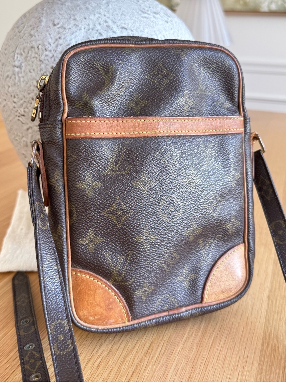 âś…AUTHENTICâś…LOUIS VUITTON DANUBE BAG - Picture 2 of 11